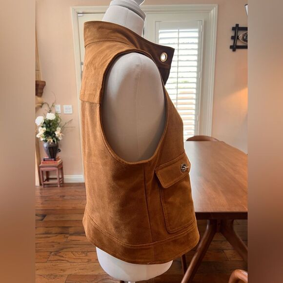 Chico's Black Label Faux-Suede Grommet Vest, Country Barn. size 1/Medium/ 8 - Picture 4 of 9